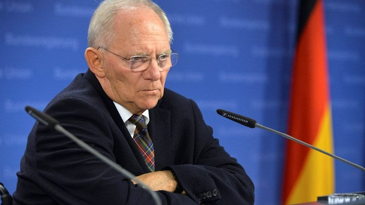 Bloomberg: Πολύ σύντομα η Ελλάδα πιθανόν να νοσταλγήσει τον Σόιμπλε